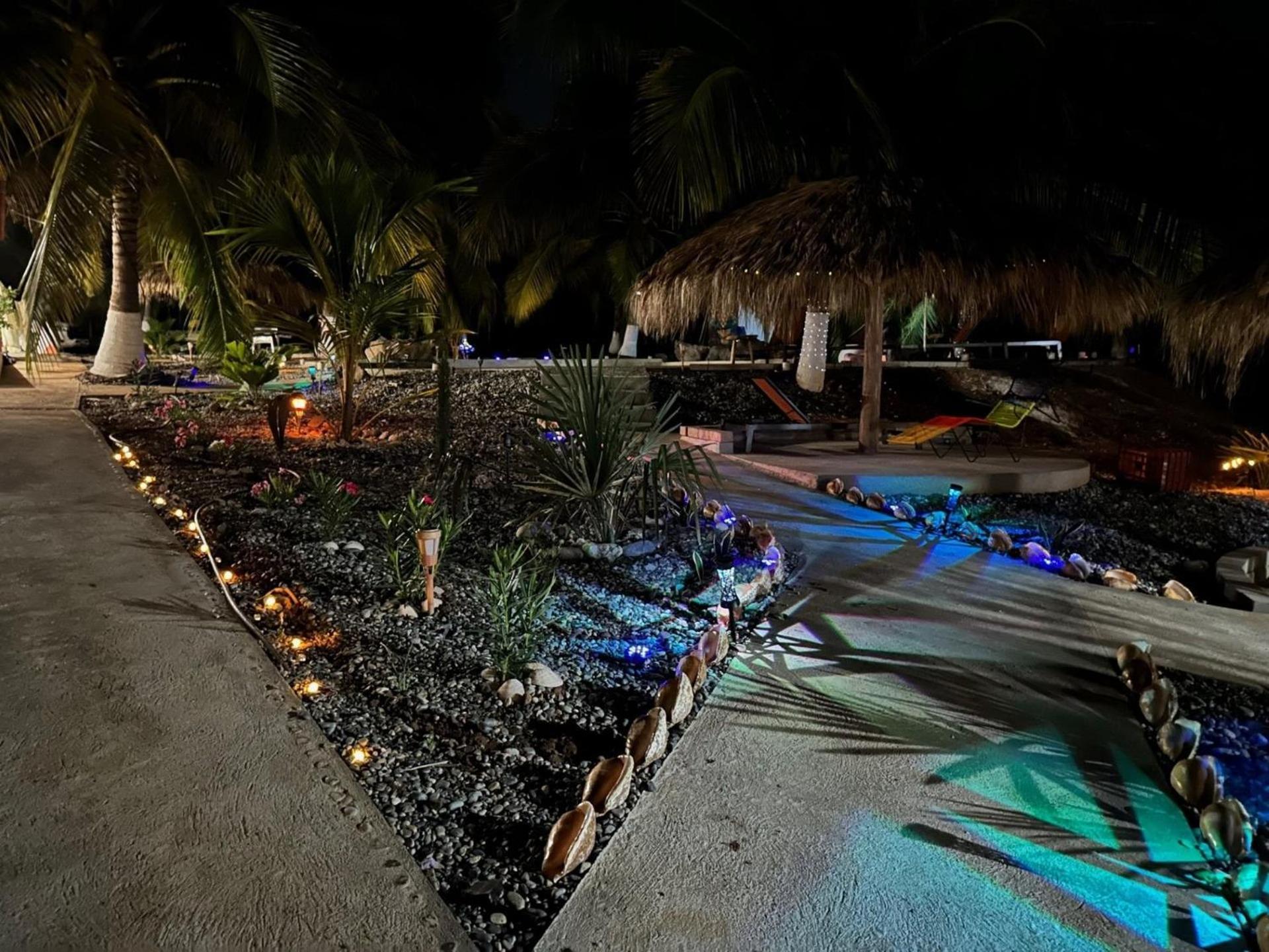 Casa Las Palmas Playa La Saladita Zihuatanejo Eksteriør billede